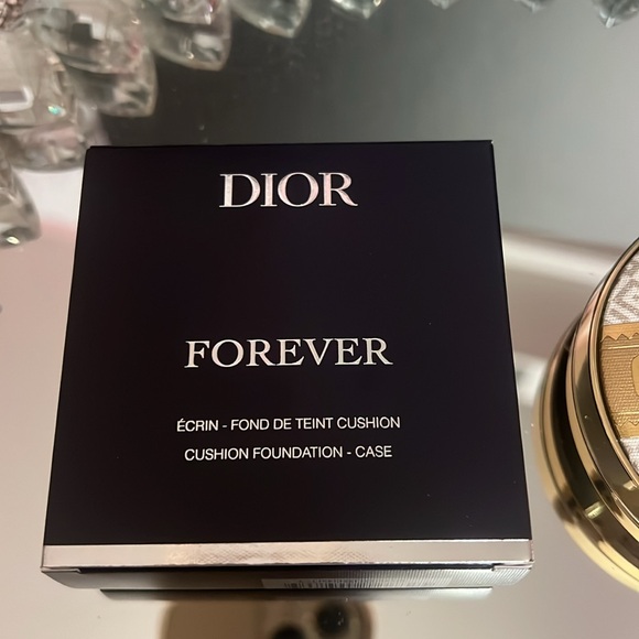 Dior Forever Refillable Case Grand Bal- Holiday 2024 - Picture 3 of 7